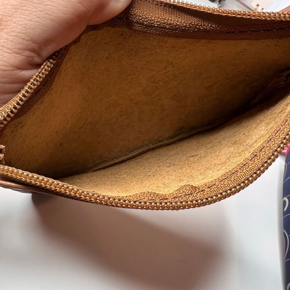Sergios collection leather tooled wristlet - Picture 4 of 6
